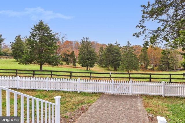 11208 W MONTPELIER RD, Great Falls, VA 22066