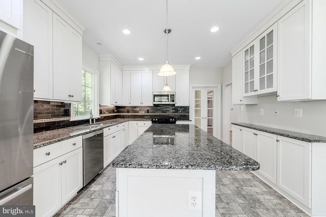 11208 W MONTPELIER RD, Great Falls, VA 22066
