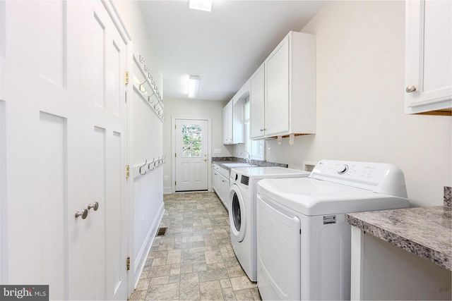 11208 W MONTPELIER RD, Great Falls, VA 22066