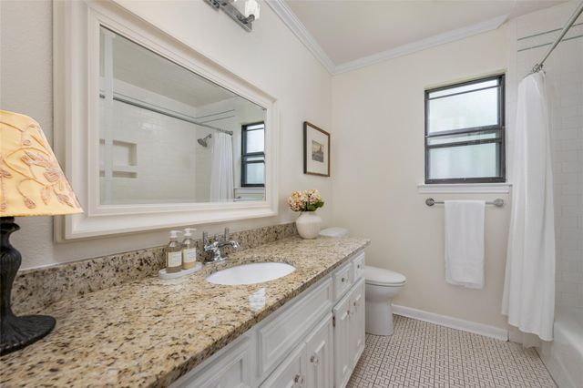 8400 Mesa Doble LN, Austin, TX 78759