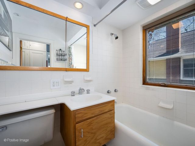320 N Scoville Avenue, Oak Park, IL 60302