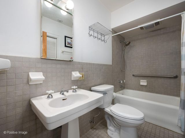 320 N Scoville Avenue, Oak Park, IL 60302