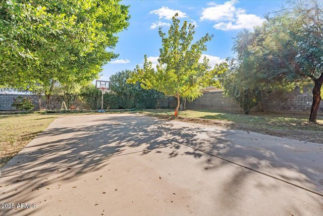 7849 S 7TH Avenue, Phoenix, AZ 85041