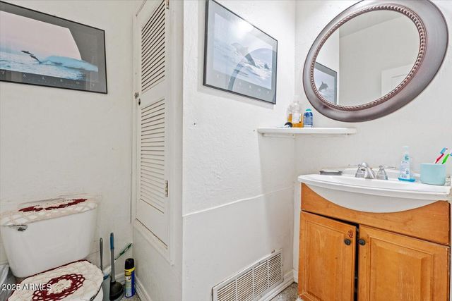 7849 S 7TH Avenue, Phoenix, AZ 85041