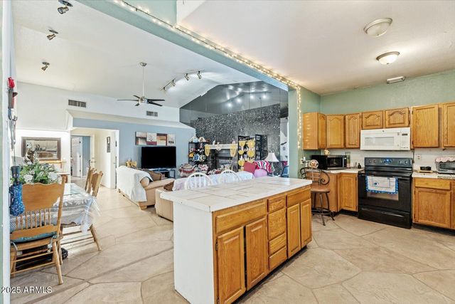 7849 S 7TH Avenue, Phoenix, AZ 85041