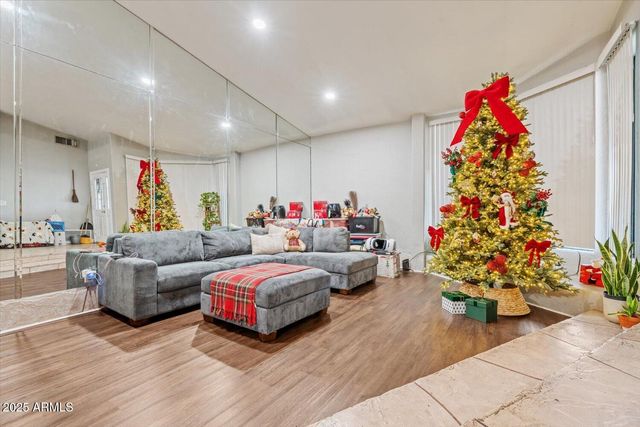 7849 S 7TH Avenue, Phoenix, AZ 85041