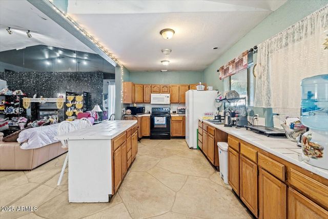 7849 S 7TH Avenue, Phoenix, AZ 85041