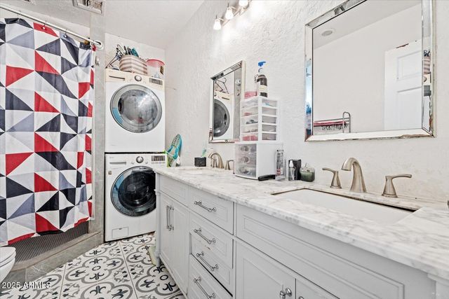 7849 S 7TH Avenue, Phoenix, AZ 85041