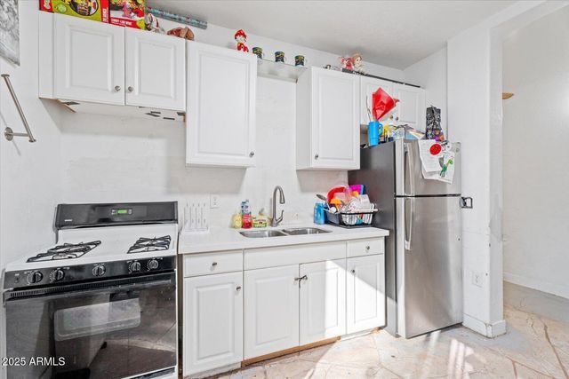 7849 S 7TH Avenue, Phoenix, AZ 85041