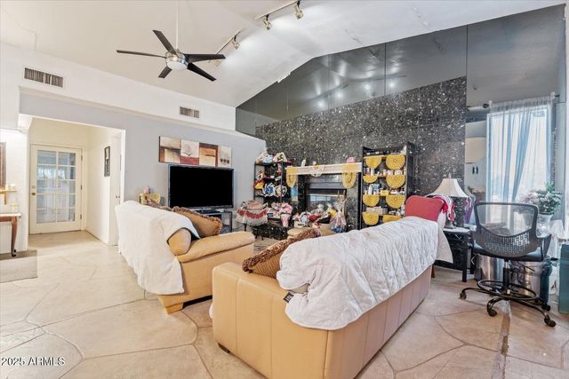 7849 S 7TH Avenue, Phoenix, AZ 85041