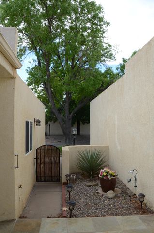 3291 Esplanade Circle SE, Rio Rancho, NM 87124