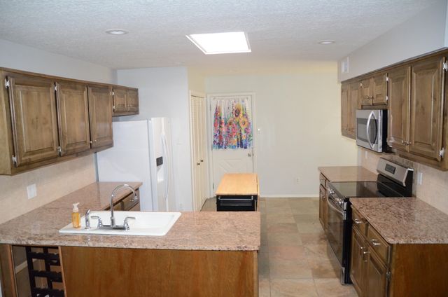 3291 Esplanade Circle SE, Rio Rancho, NM 87124