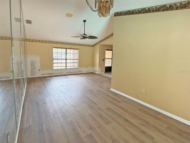 8185 PHILATELIC DRIVE, Spring Hill, FL 34606