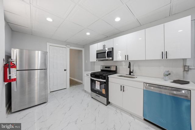 19 CUYLER AVE, Trenton, NJ 08609