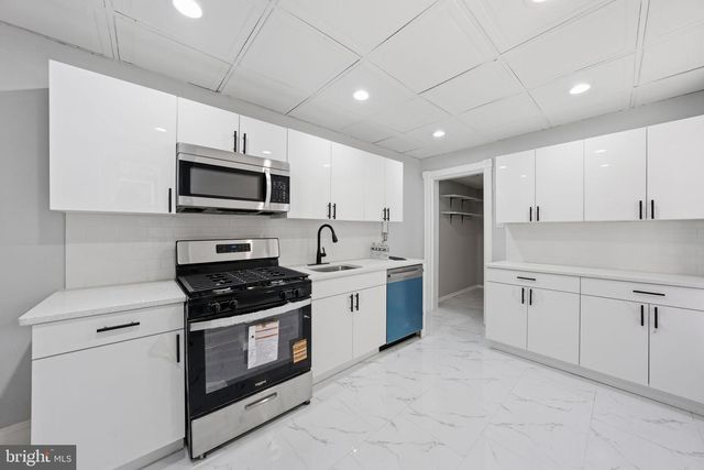 19 CUYLER AVE, Trenton, NJ 08609