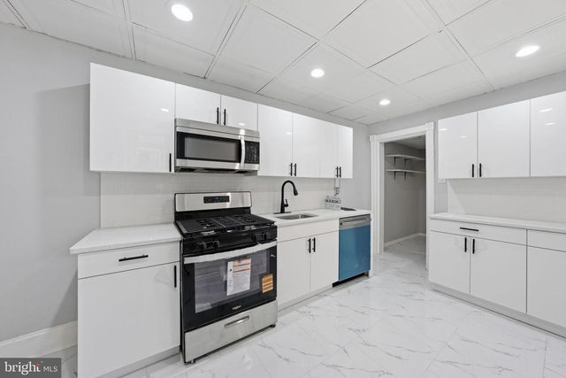 19 CUYLER AVE, Trenton, NJ 08609