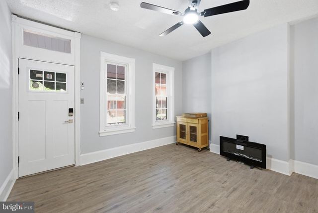 19 CUYLER AVE, Trenton, NJ 08609