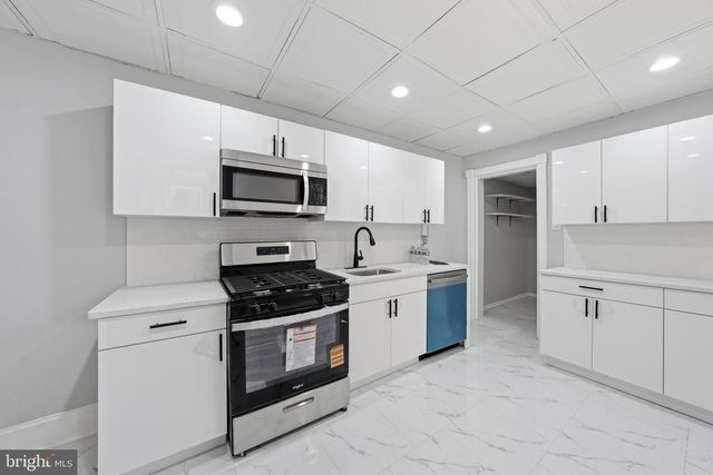 19 CUYLER AVE, Trenton, NJ 08609