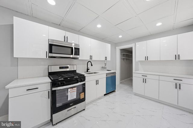 19 CUYLER AVE, Trenton, NJ 08609