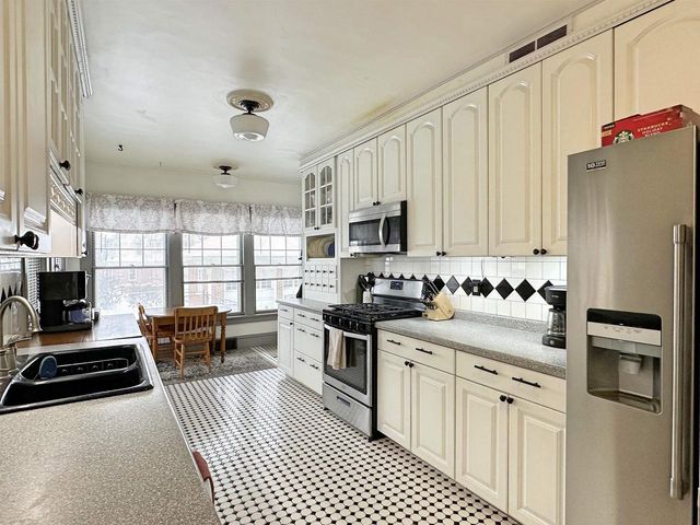 326 S Wisconsin Street, Janesville, WI 53545