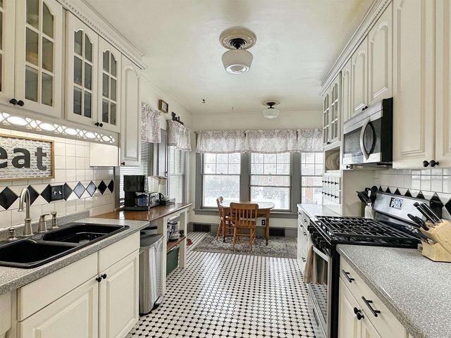 326 S Wisconsin Street, Janesville, WI 53545