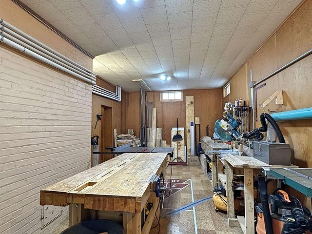 326 S Wisconsin Street, Janesville, WI 53545