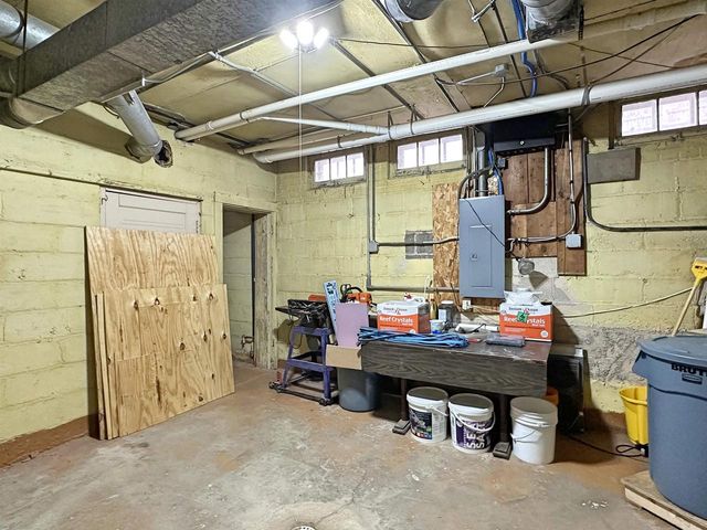 326 S Wisconsin Street, Janesville, WI 53545