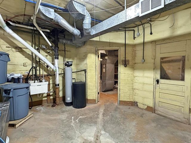 326 S Wisconsin Street, Janesville, WI 53545