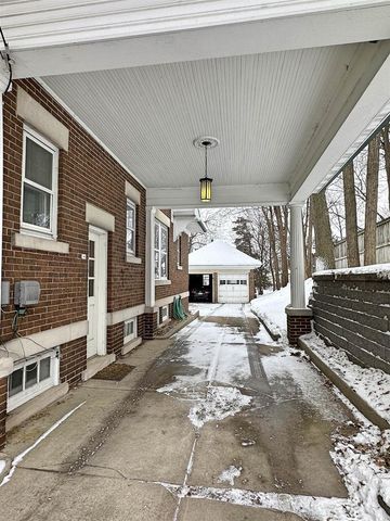 326 S Wisconsin Street, Janesville, WI 53545