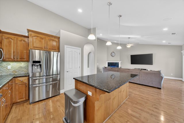 4174 Winter Green Court, Redding, CA 96001