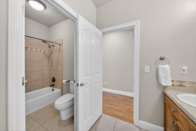 4174 Winter Green Court, Redding, CA 96001