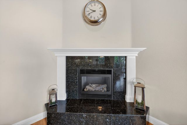 4174 Winter Green Court, Redding, CA 96001