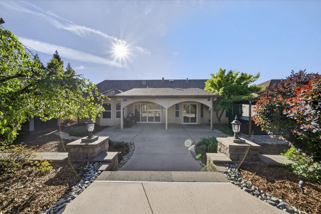 4174 Winter Green Court, Redding, CA 96001