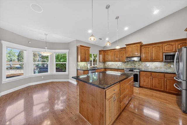 4174 Winter Green Court, Redding, CA 96001