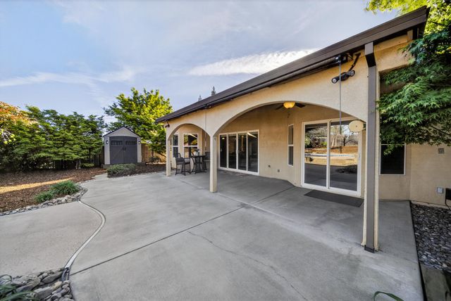 4174 Winter Green Court, Redding, CA 96001