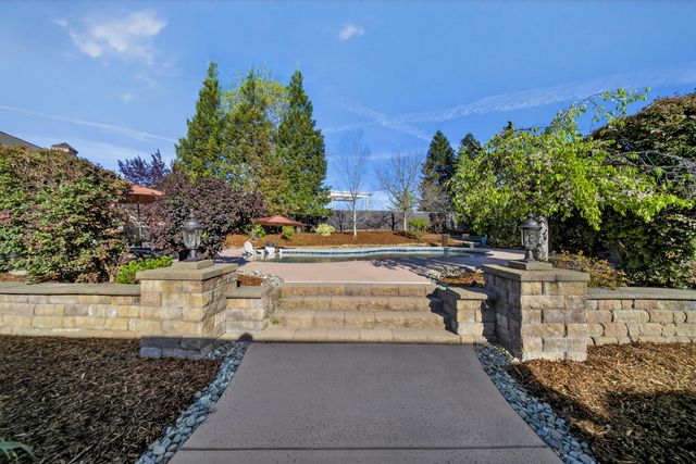 4174 Winter Green Court, Redding, CA 96001