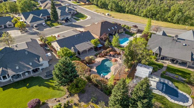 4174 Winter Green Court, Redding, CA 96001