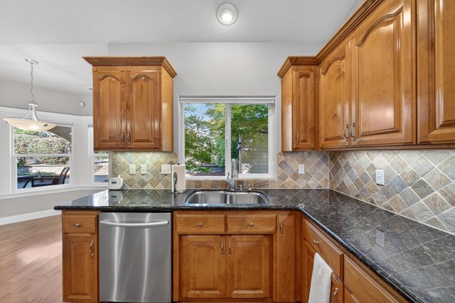 4174 Winter Green Court, Redding, CA 96001