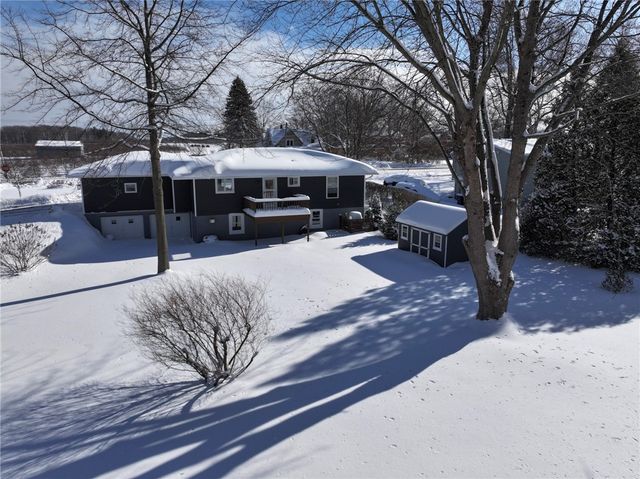 7497 Lake Avenue, Williamson, NY 14589