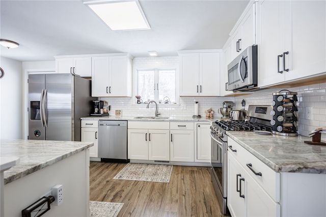 7497 Lake Avenue, Williamson, NY 14589