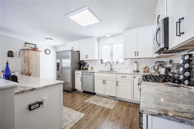 7497 Lake Avenue, Williamson, NY 14589