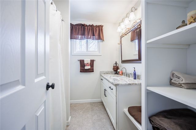 7497 Lake Avenue, Williamson, NY 14589