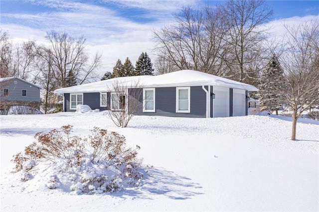 7497 Lake Avenue, Williamson, NY 14589