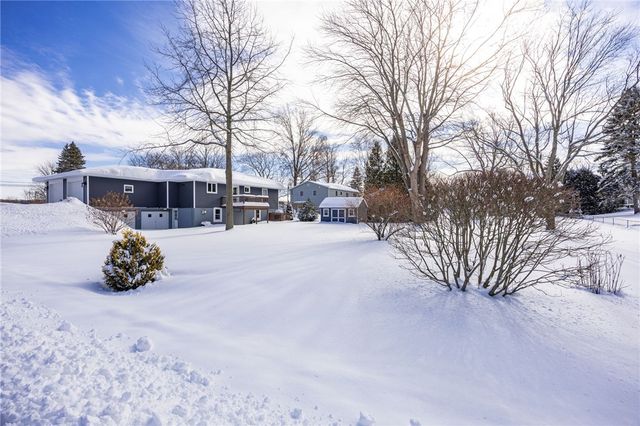 7497 Lake Avenue, Williamson, NY 14589