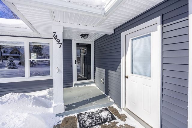 7497 Lake Avenue, Williamson, NY 14589