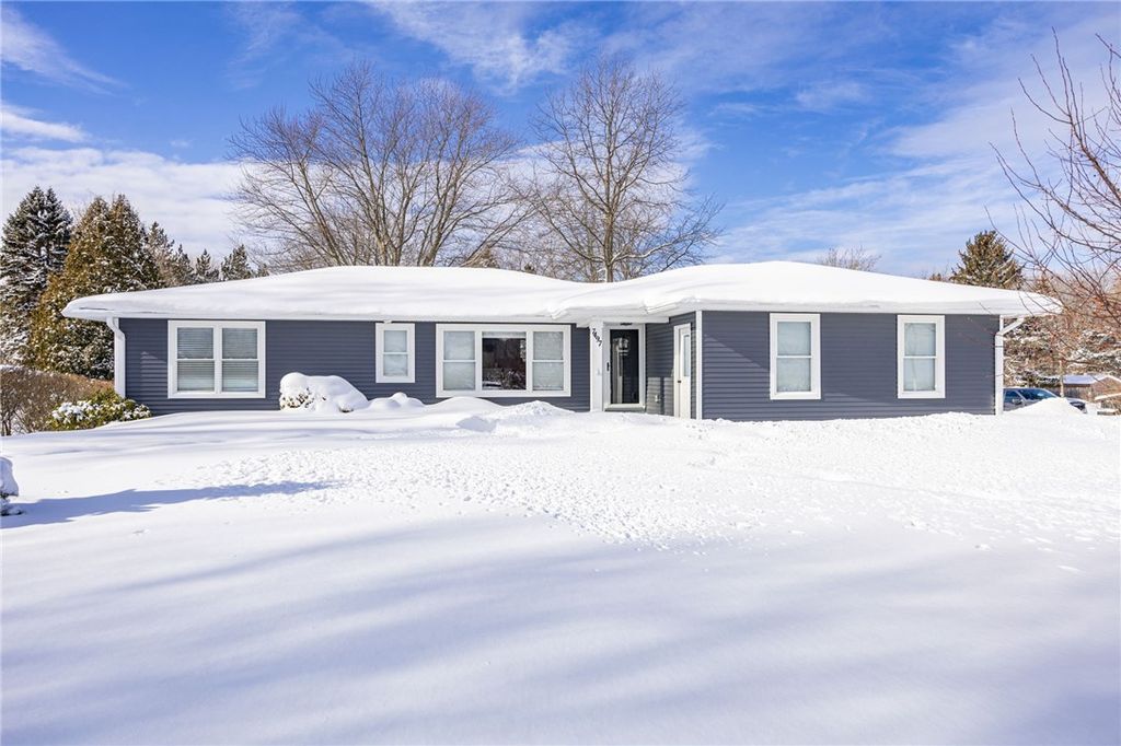 7497 Lake Avenue, Williamson, NY 14589