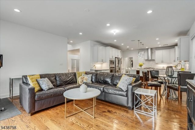 19 Erskine Dr, Morristown Town, NJ 07960