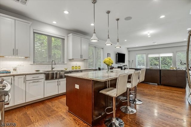19 Erskine Dr, Morristown Town, NJ 07960
