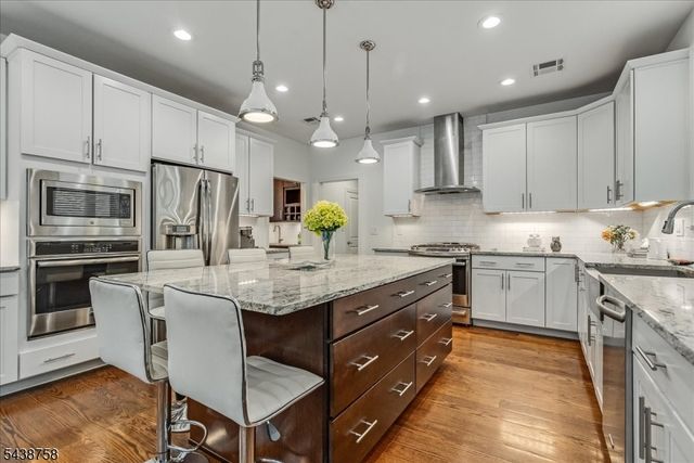 19 Erskine Dr, Morristown Town, NJ 07960