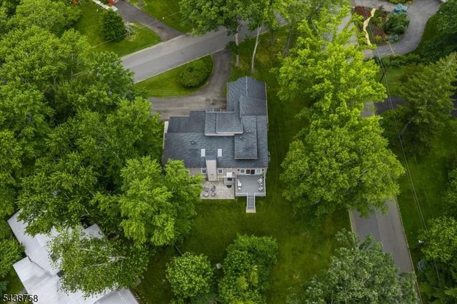 19 Erskine Dr, Morristown Town, NJ 07960